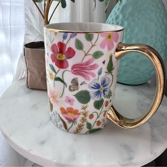 Rifle Paper Co. 🍓🌱 Porcelain Garden Mug — Strawberry Fields - Picture 14 of 15